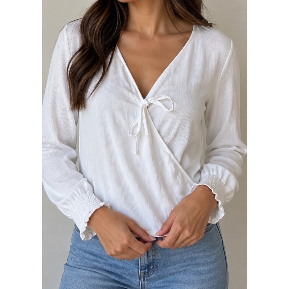 Hollister White Textured Wrap Top Tie Front Long‎ Sleeve Smocked Cuff Blouse M